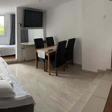 ベッド・アンド・ブレックファスト Goscinne Pocztacaffe *