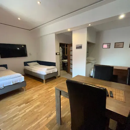 Bed and breakfast Goscinne Pocztacaffe *