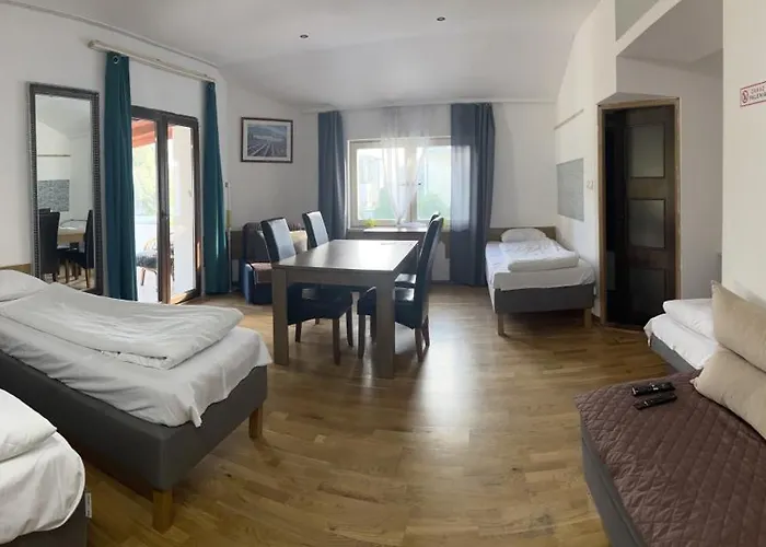 Goscinne Pocztacaffe Bed & Breakfast *